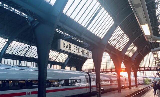 Bahnstrecke Wörth–Neustadt: Entwicklungspotenziale bleiben ungenutzt – GRÜNE Abgeordnete länderübergreifend für zweigleisigen Ausbau und Elektrifizierung